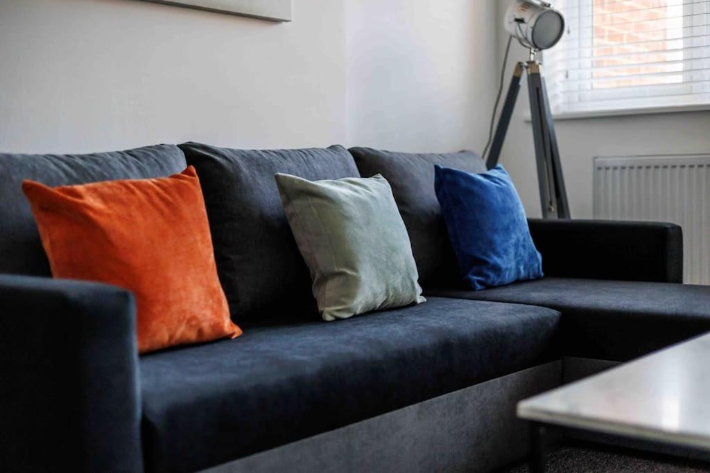2 Bedroom House-Driveway - Bournemouth Hospital - Long Stay Discounts - Lima Apartments Ltd Ngoại thất bức ảnh