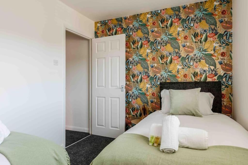2 Bedroom House-Driveway - Bournemouth Hospital - Long Stay Discounts - Lima Apartments Ltd Ngoại thất bức ảnh