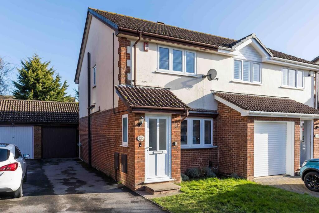 2 Bedroom House-Driveway - Bournemouth Hospital - Long Stay Discounts - Lima Apartments Ltd Ngoại thất bức ảnh