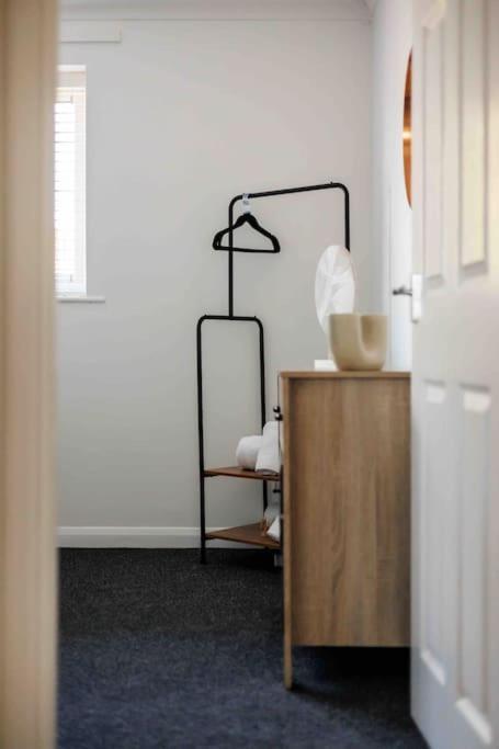 2 Bedroom House-Driveway - Bournemouth Hospital - Long Stay Discounts - Lima Apartments Ltd Ngoại thất bức ảnh